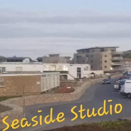 Seaside Studio Right On The Coastal Path. West Bay Exterior photo