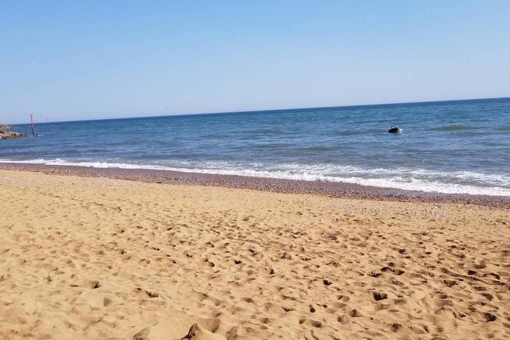 Seaside Right On The Coastal Path. Apartment West Bay